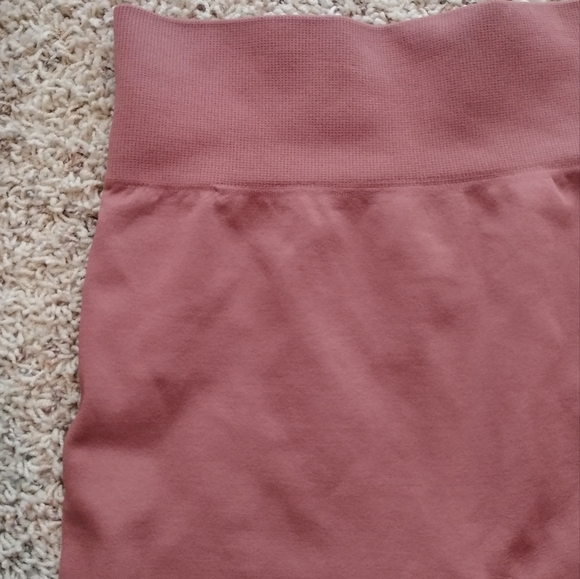 3/ $25 Cute Like New Workout Tights Shorts - Picture 2 of 4